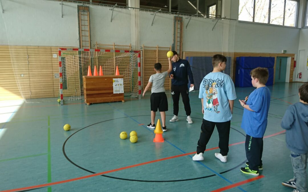 Hand­bal­lak­ti­onstag in der Bergl­wald­schule