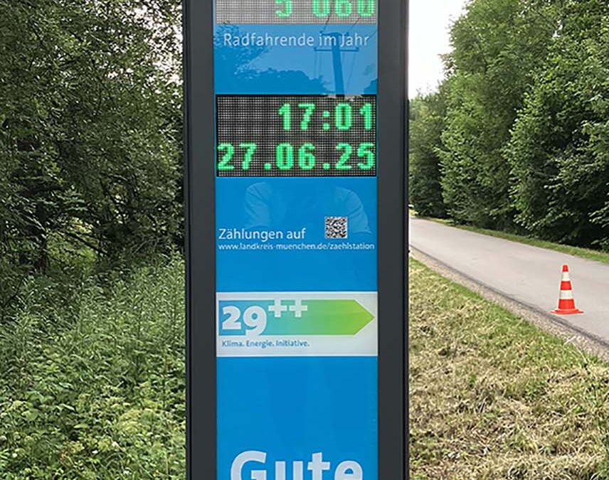 Erste Fahr­rad­zähl­sta­tion im Land­kreis München offi­ziell inBe­trieb genommen