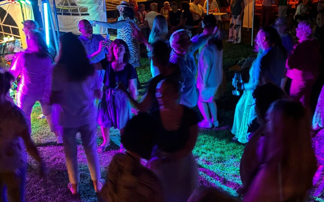 Frän­ki­sches Wein­fest beim FC Phönix Schleiß­heim wieder ein voller Erfolg!