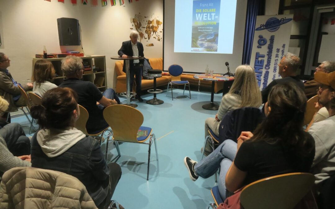 Franz Alt in der Jugend­frei­zeit­stätte ‚Planet O‘