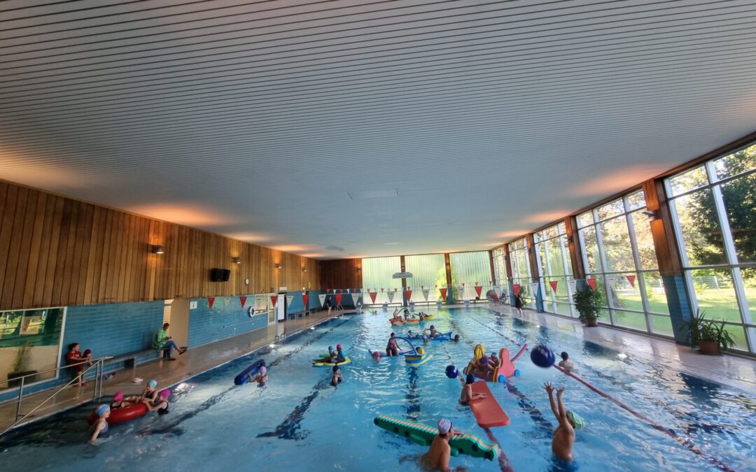 Schwimm­un­ter­richt im Hallenbad Ober­schleiß­heim