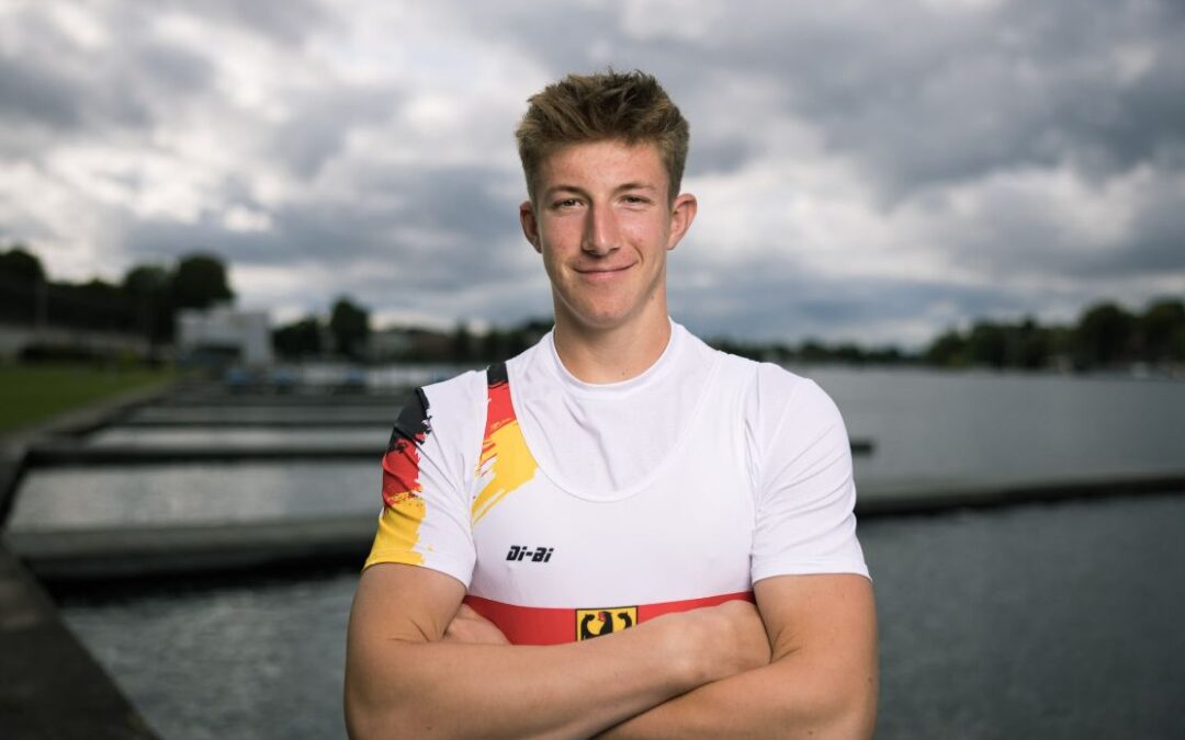 Der Wahn­sinn: Anori Benz von der RG München ist Doppel­welt­meister bei der Junioren Ruder-WM