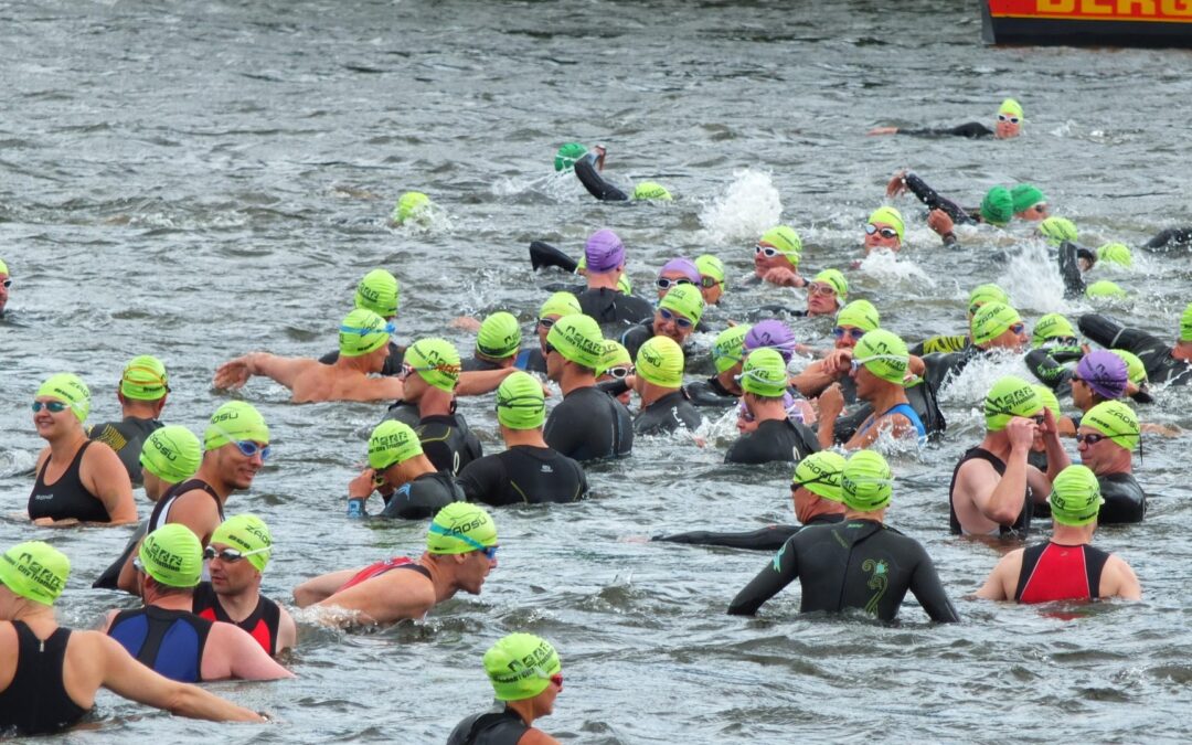 „Gemeinsam bewegen“: Münchner Netz­werk Wohnungs­lo­sen­hilfe veran­staltet Triathlon zum 10-jährigen Bestehen